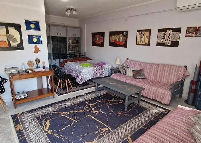 House Of Arts Apartment Pélla